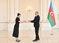President Ilham Aliyev receives credentials of incoming ambassador of New Zealand (PHOTO/VIDEO)