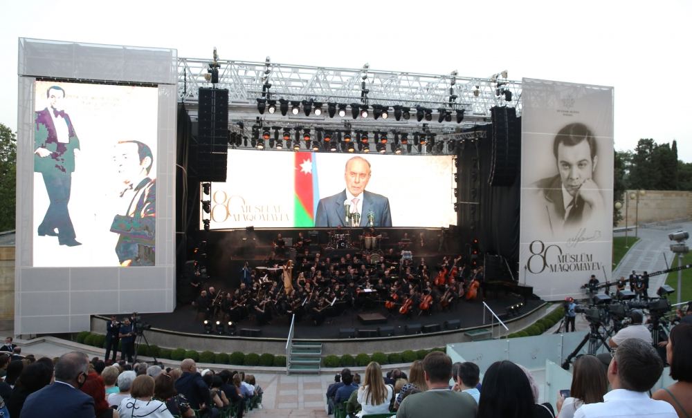 President Ilham Aliyev, First Lady Mehriban Aliyeva attend event in memory dedicated to 80th birthday anniversary of Muslum Magomayev (PHOTO/VIDEO)