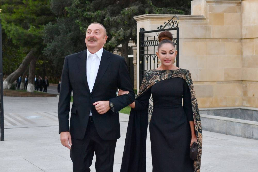 President Ilham Aliyev, First Lady Mehriban Aliyeva attend event in memory dedicated to 80th birthday anniversary of Muslum Magomayev (PHOTO/VIDEO)