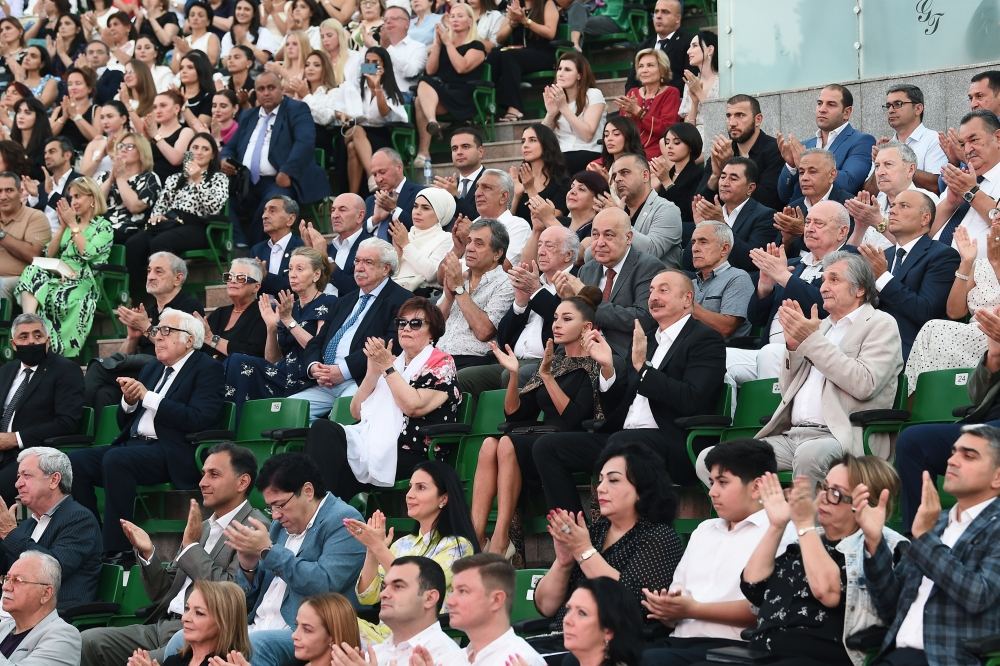 President Ilham Aliyev, First Lady Mehriban Aliyeva attend event in memory dedicated to 80th birthday anniversary of Muslum Magomayev (PHOTO/VIDEO)