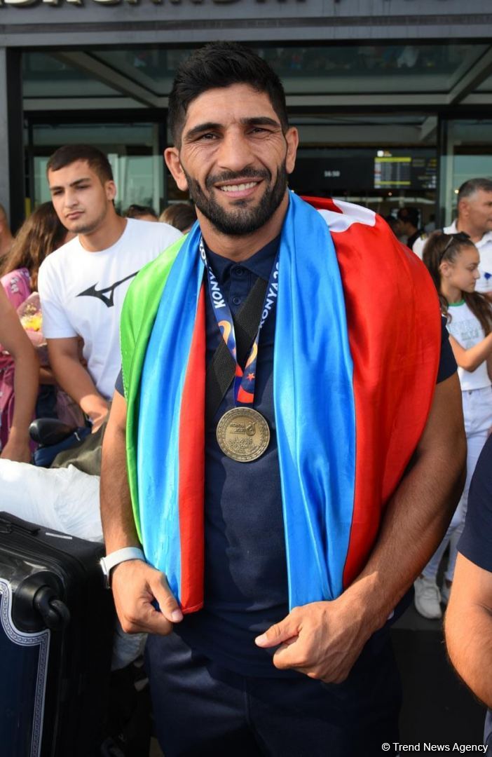 Azerbaijani participants of V Islamic Solidarity Games return home (PHOTO/VIDEO)