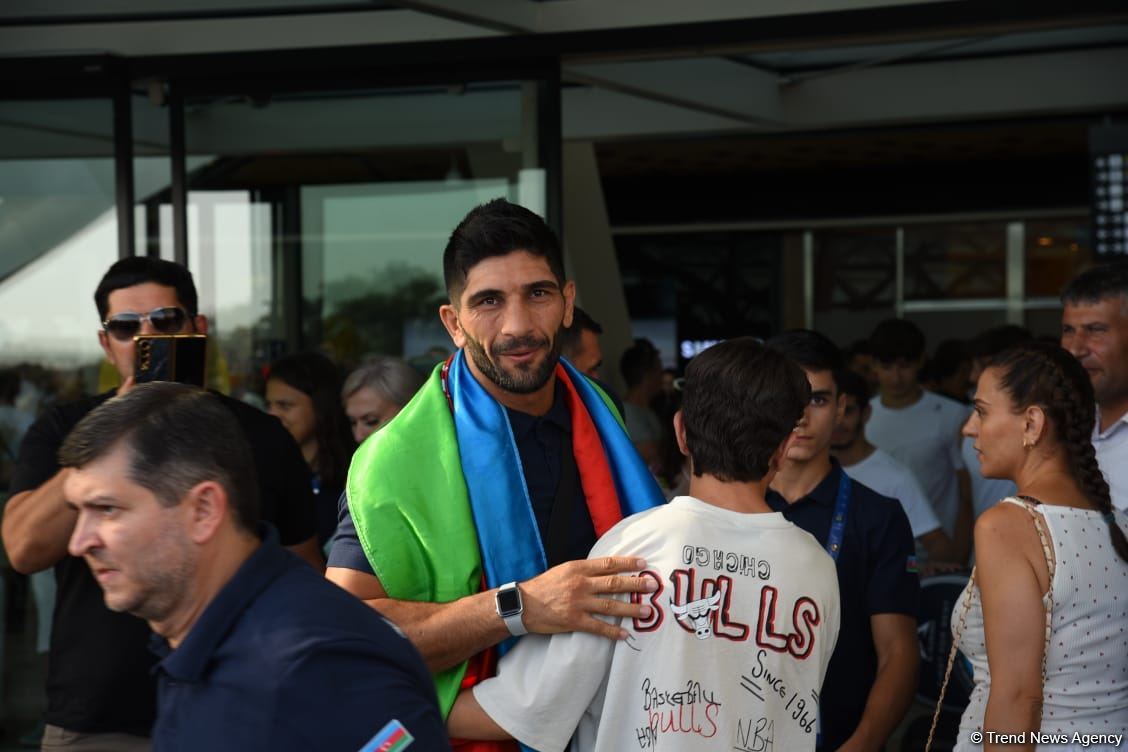 Azerbaijani participants of V Islamic Solidarity Games return home (PHOTO/VIDEO)