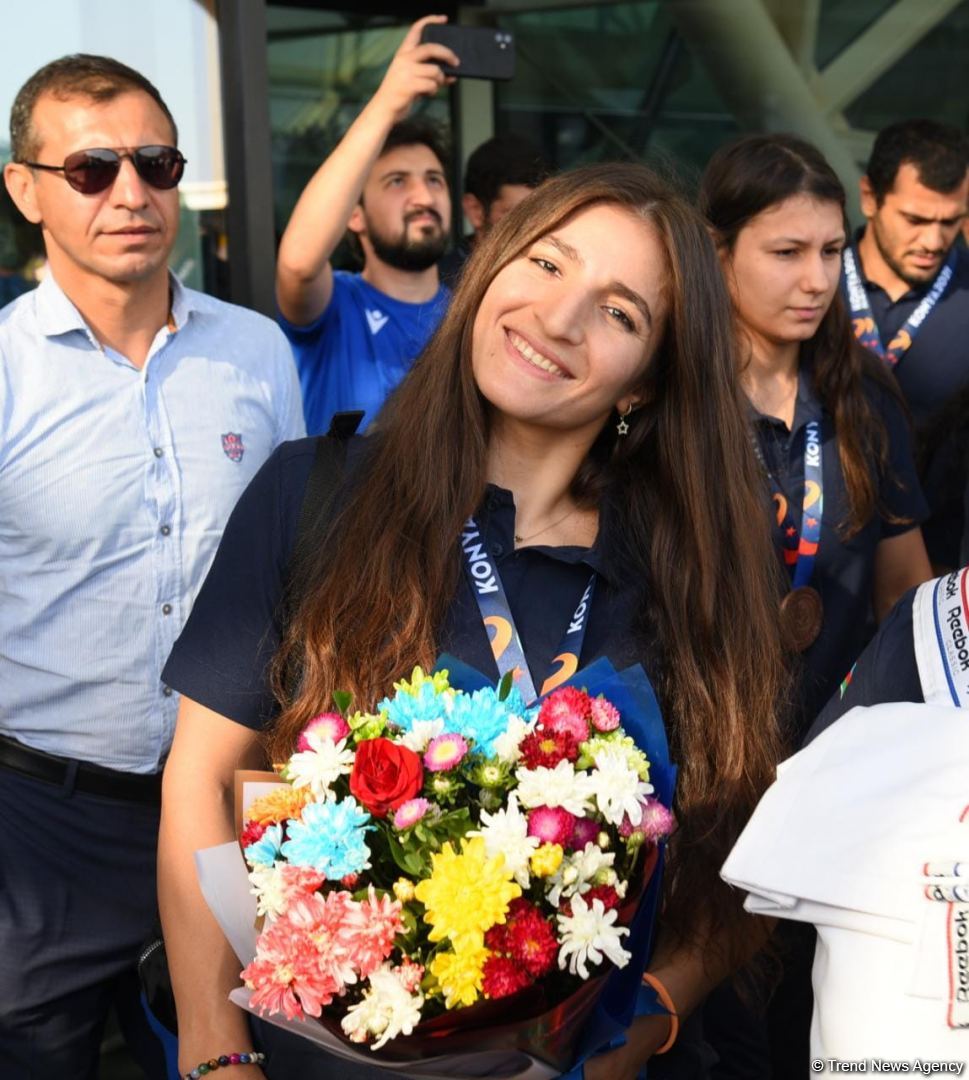 Azerbaijani participants of V Islamic Solidarity Games return home (PHOTO/VIDEO)