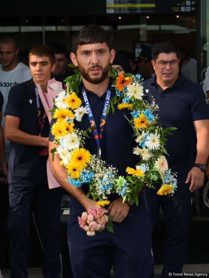 Azerbaijani participants of V Islamic Solidarity Games return home (PHOTO/VIDEO)