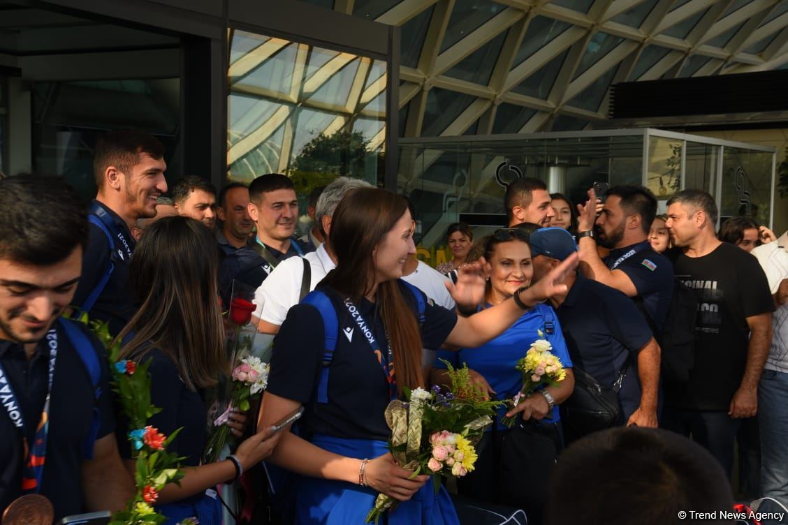 Azerbaijani participants of V Islamic Solidarity Games return home (PHOTO/VIDEO)