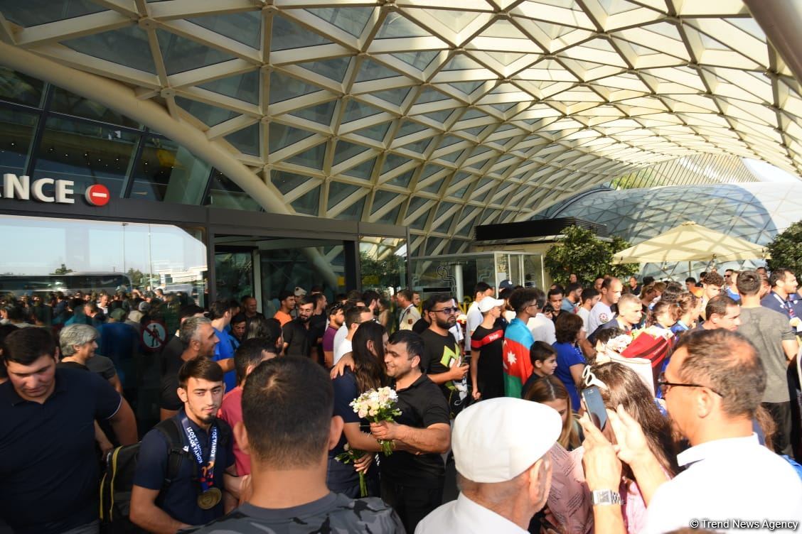 Azerbaijani participants of V Islamic Solidarity Games return home (PHOTO/VIDEO)