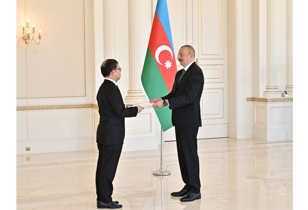 President Ilham Aliyev accepts credentials of incoming ambassador of Thailand (PHOTO)