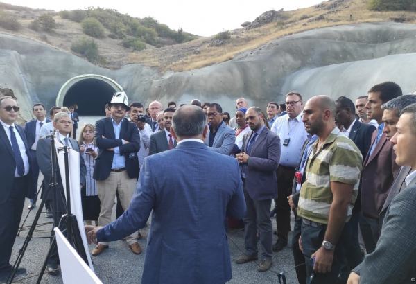 Diplomats view tunnel under completion on Azerbaijan's Ahmadbayli-Fuzuli-Shusha highway