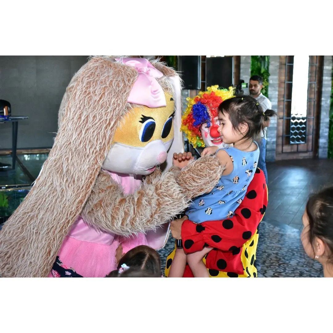 First Vice-President Mehriban Aliyeva made post from festivities organized for children (PHOTO/VIDEO)