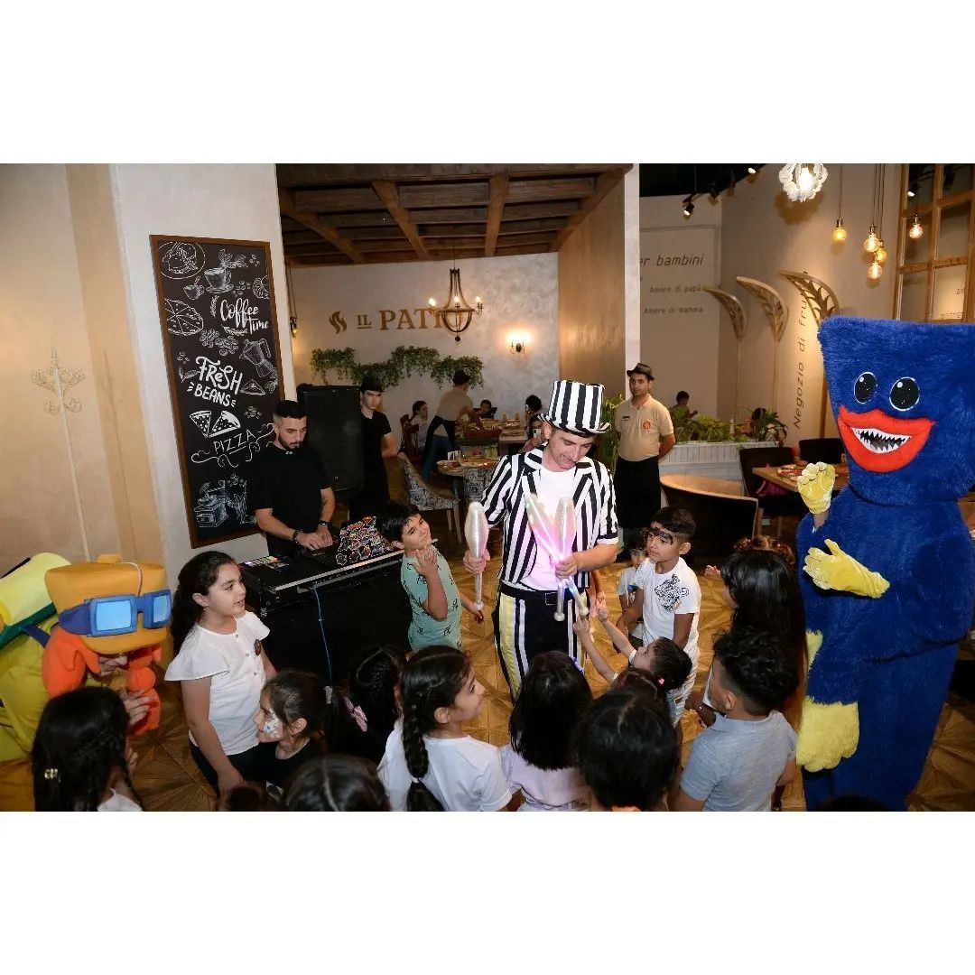 First Vice-President Mehriban Aliyeva made post from festivities organized for children (PHOTO/VIDEO)