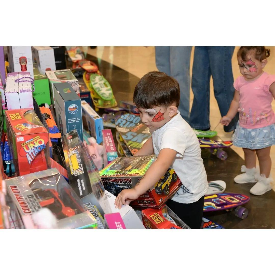 First Vice-President Mehriban Aliyeva made post from festivities organized for children (PHOTO/VIDEO)