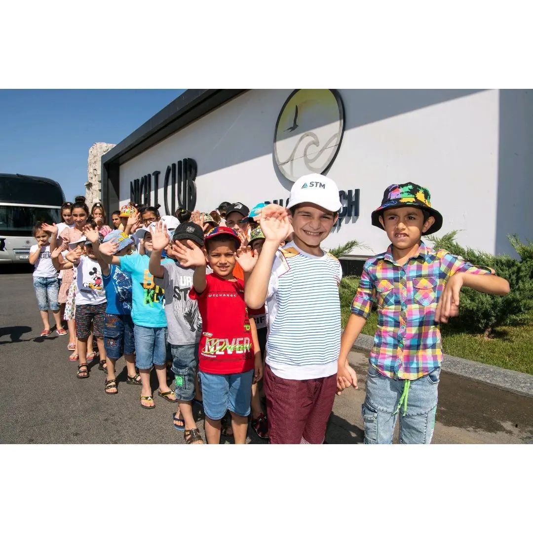 First Vice-President Mehriban Aliyeva made post from festivities organized for children (PHOTO/VIDEO)