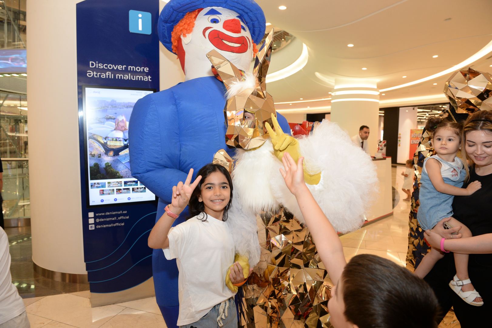 Heydar Aliyev Foundation organizes entertainment events for children (PHOTO)