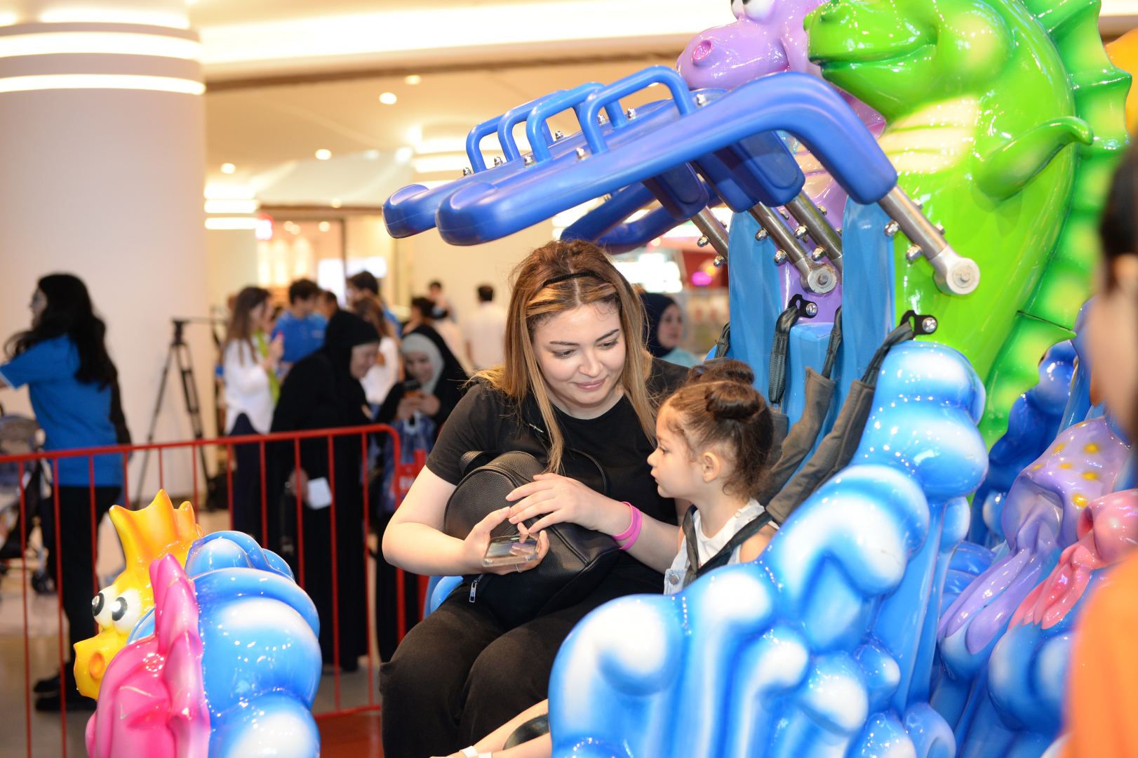 Heydar Aliyev Foundation organizes entertainment events for children (PHOTO)