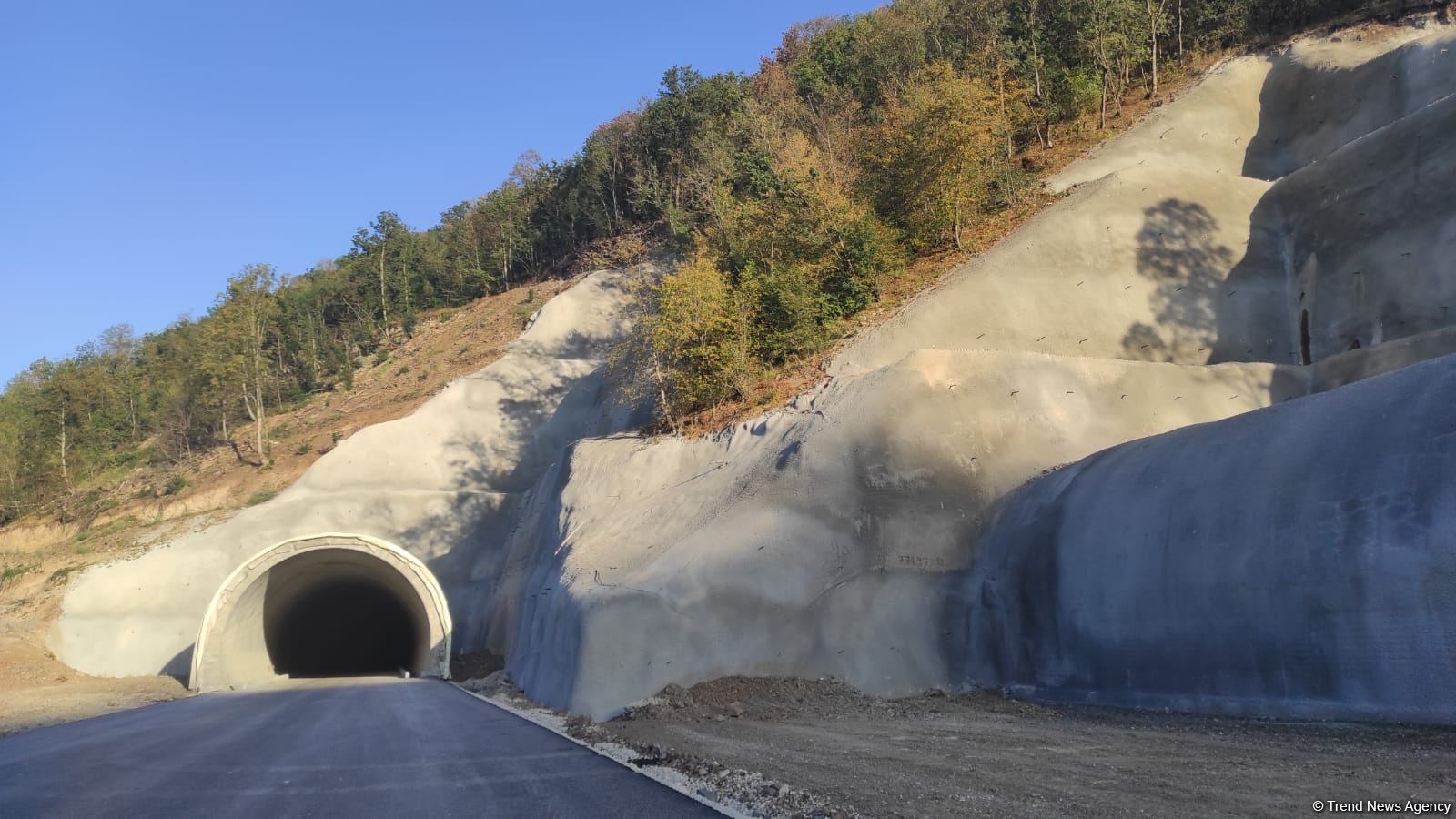 Diplomats view tunnel under completion on Azerbaijan's Ahmadbayli-Fuzuli-Shusha highway