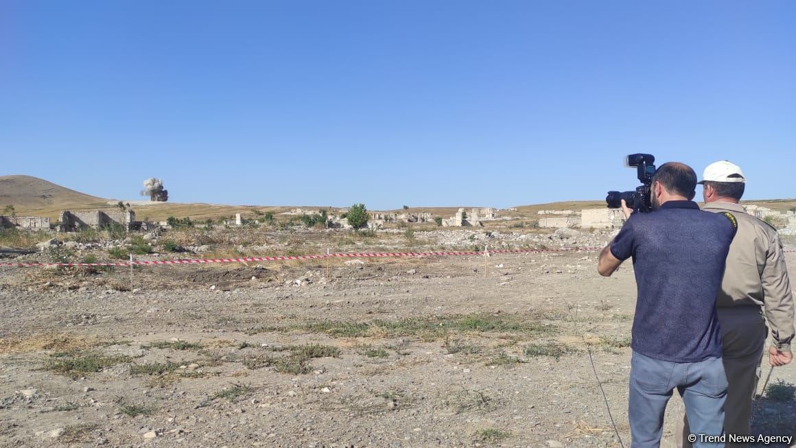 Diplomats accredited in Azerbaijan observe demining operation in Fuzuli (PHOTO)