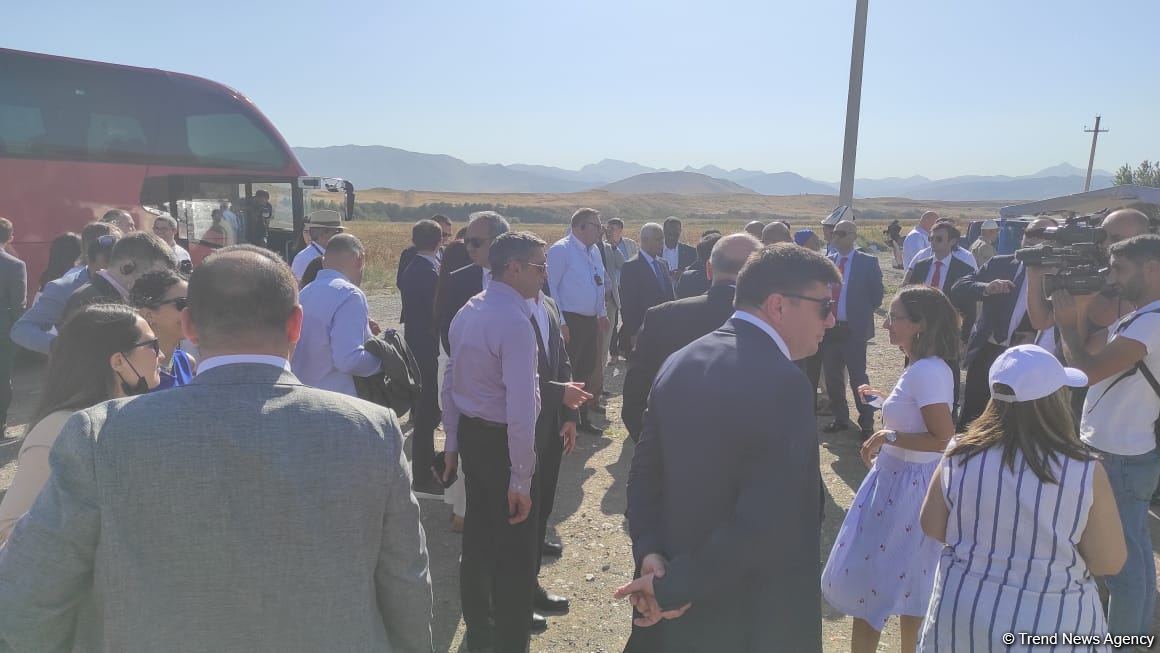 Diplomats accredited in Azerbaijan observe demining operation in Fuzuli (PHOTO)