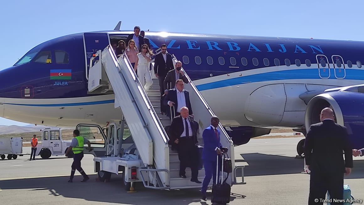 Visit of diplomats, military representatives accredited in Azerbaijan to Shusha kicks off (PHOTO)
