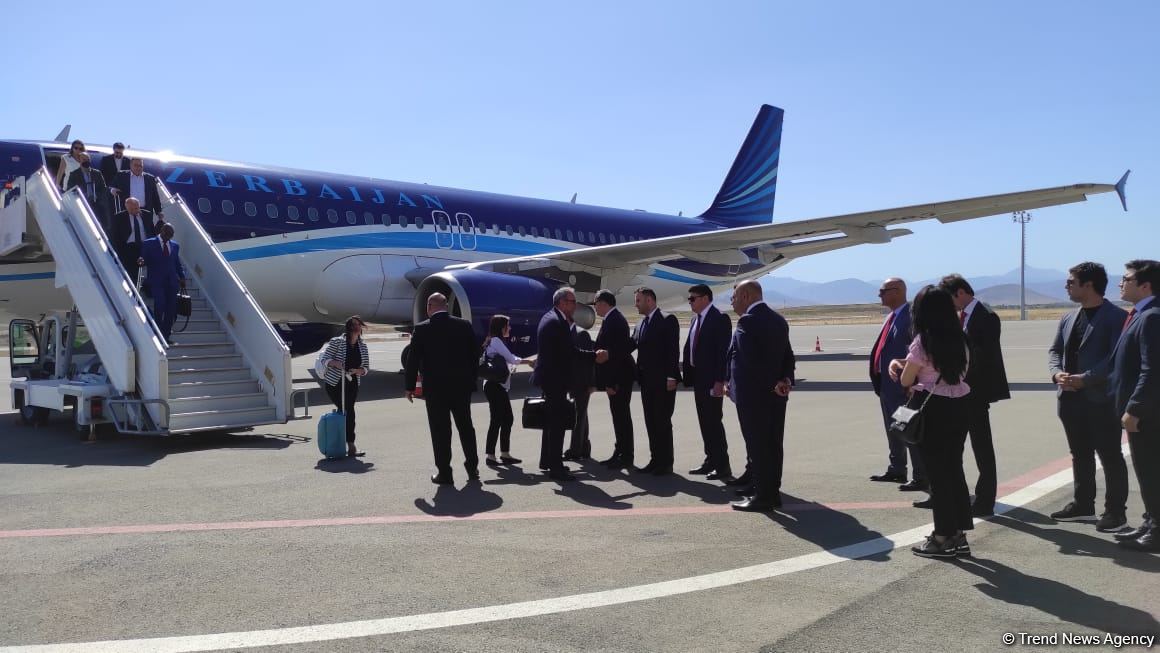Visit of diplomats, military representatives accredited in Azerbaijan to Shusha kicks off (PHOTO)