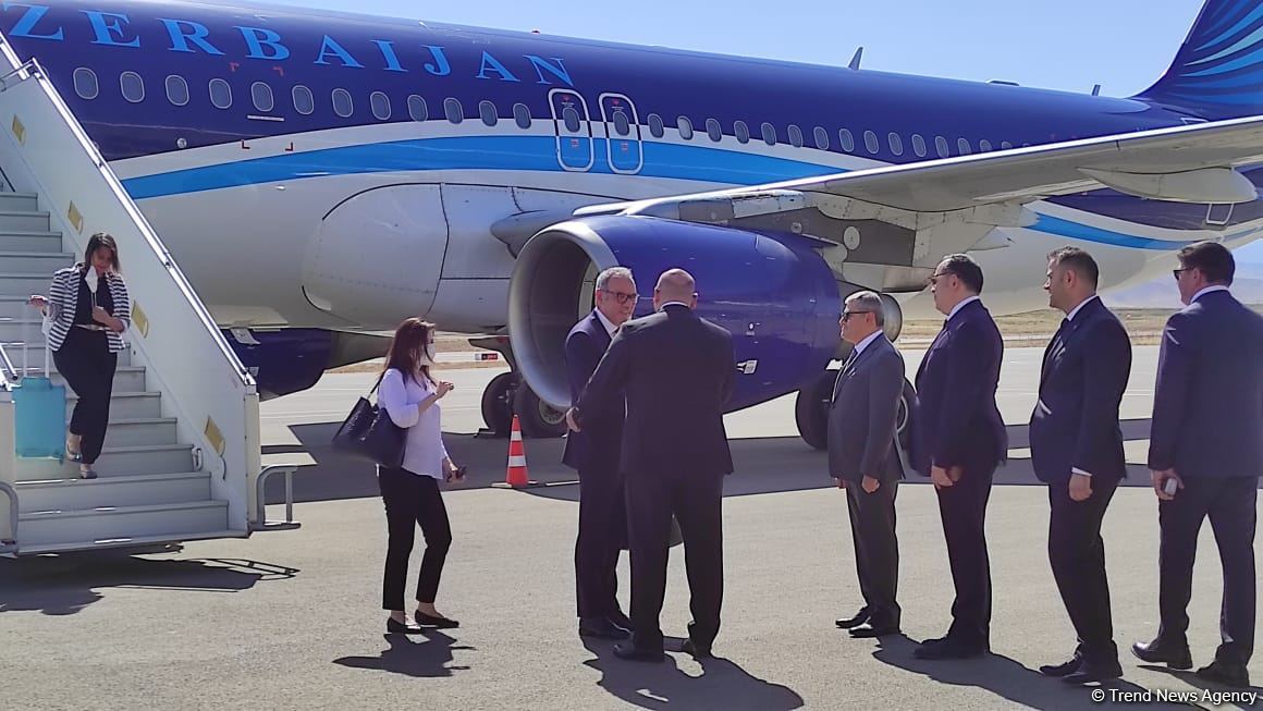 Visit of diplomats, military representatives accredited in Azerbaijan to Shusha kicks off (PHOTO)
