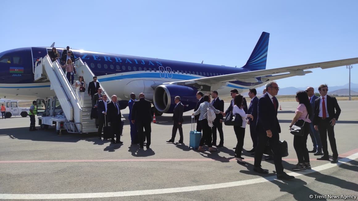 Visit of diplomats, military representatives accredited in Azerbaijan to Shusha kicks off (PHOTO)