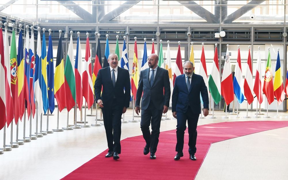 Armenian PM confirms participation in upcoming talks with President Ilham Aliyev, Charles Michel