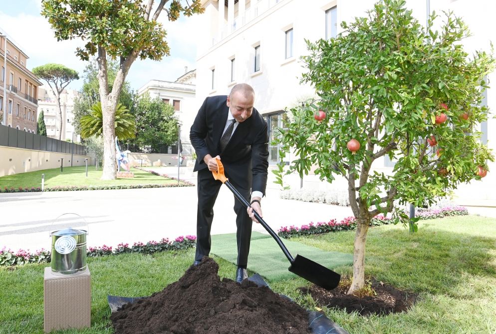 President Ilham Aliyev attends inauguration of new building of Azerbaijani Embassy in Italy (PHOTO/VIDEO)