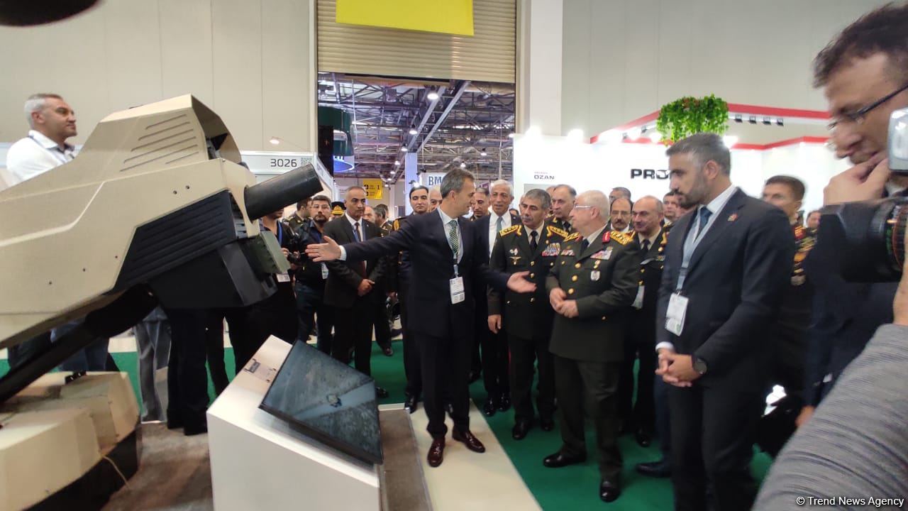 Azerbaijani defense minister, chief of Turkish Armed Forces' General Staff visit ADEX exhibition (PHOTO)