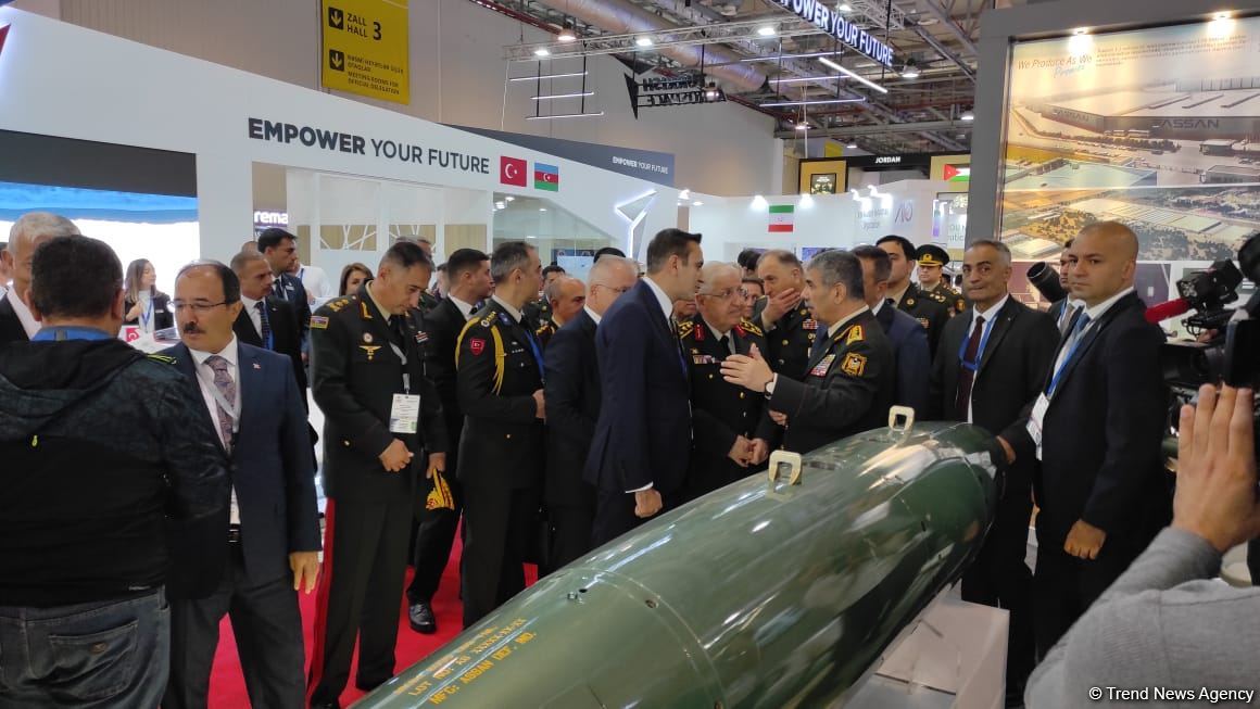 Azerbaijani defense minister, chief of Turkish Armed Forces' General Staff visit ADEX exhibition (PHOTO)