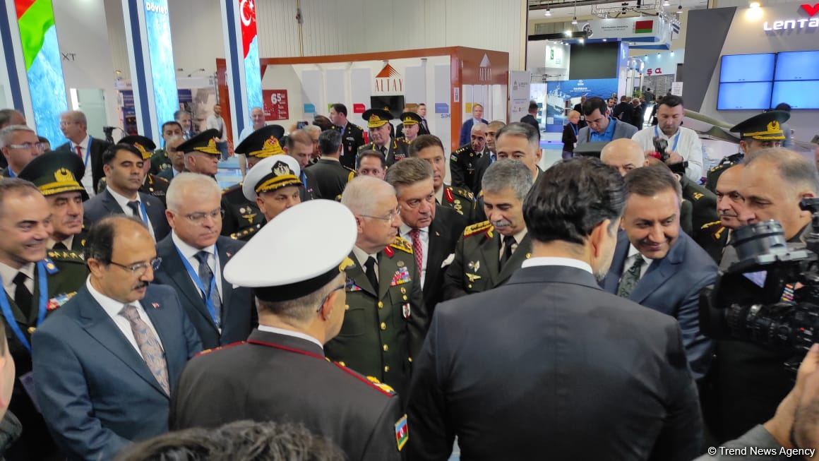 Azerbaijani defense minister, chief of Turkish Armed Forces' General Staff visit ADEX exhibition (PHOTO)