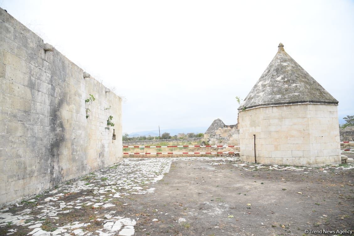 Famous worldwide travelers shocked by Armenia's crimes in Azerbaijan's Aghdam (PHOTO)