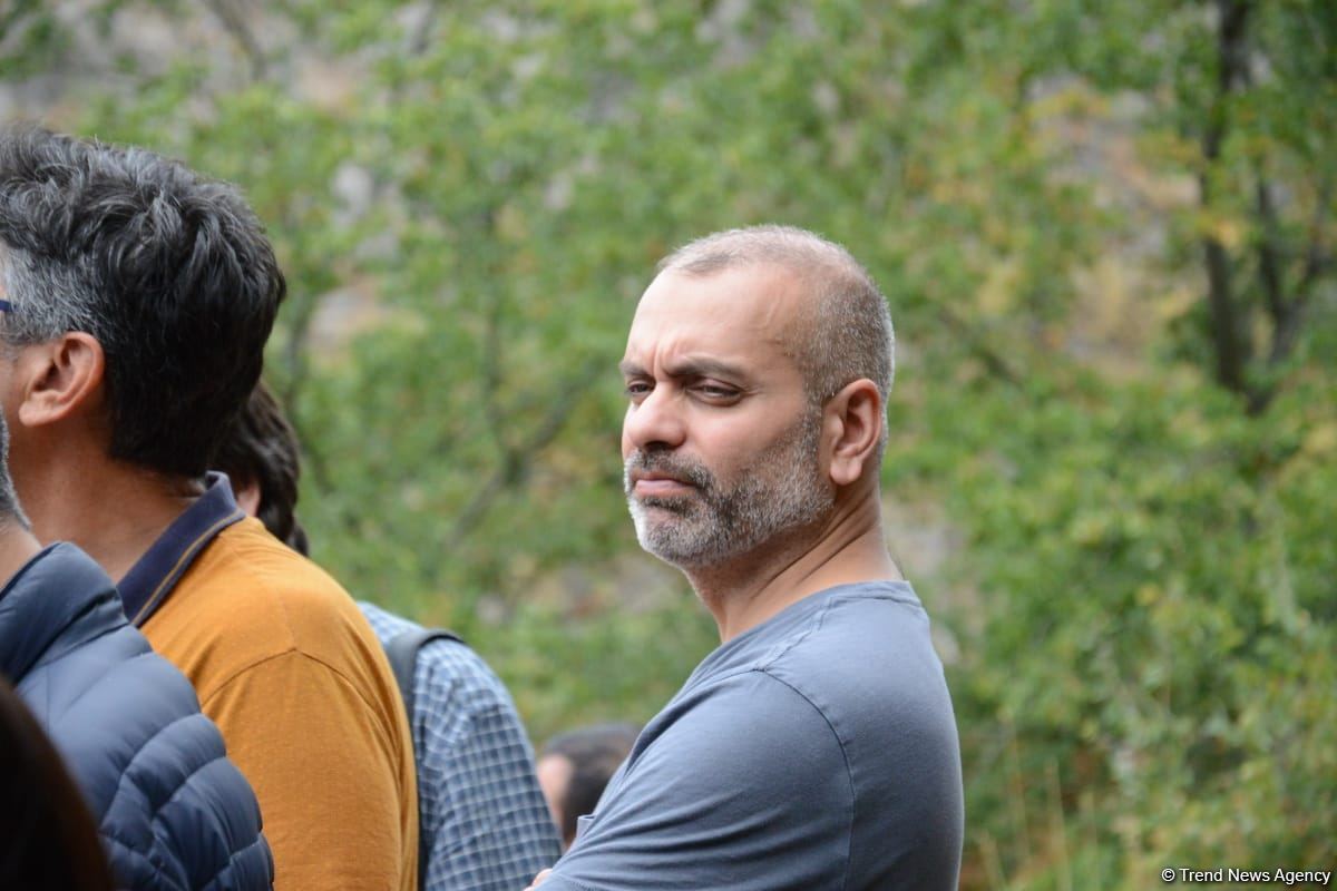 Foreign travelers visit Azykh cave in Azerbaijan's Khojavand (PHOTO)