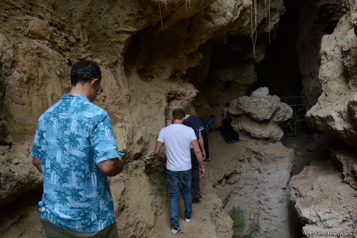 Foreign travelers visit Azykh cave in Azerbaijan's Khojavand (PHOTO)