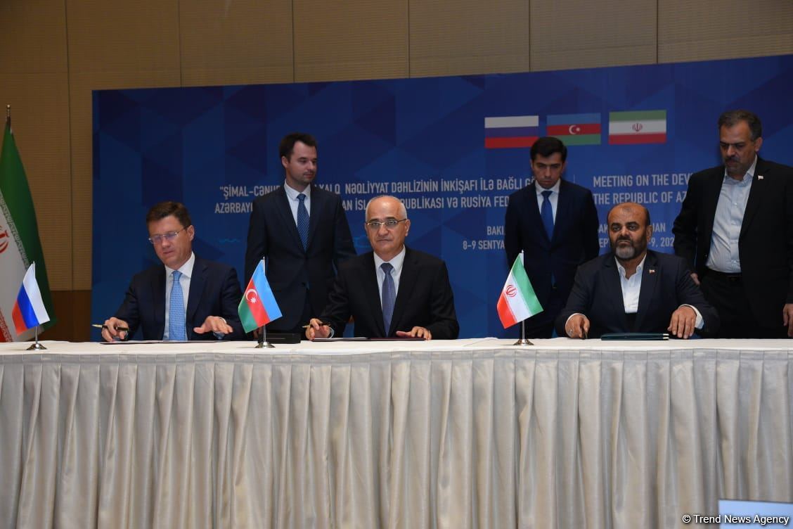 Signing ceremony of declaration on development of the North-South transport corridor held in Baku (PHOTO)