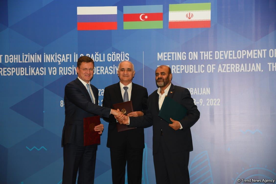 Signing ceremony of declaration on development of the North-South transport corridor held in Baku (PHOTO)