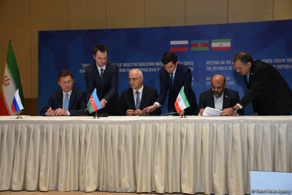 Signing ceremony of declaration on development of the North-South transport corridor held in Baku (PHOTO)
