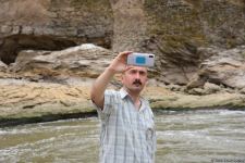 International travelers visit Khudafarin bridge located at Azerbaijan-Iran border (PHOTO)