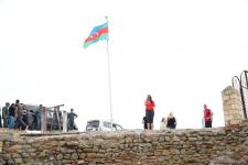 International travelers visit Khudafarin bridge located at Azerbaijan-Iran border (PHOTO)