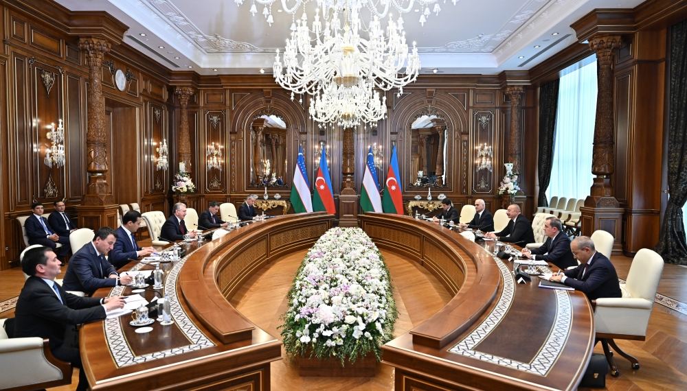 President Ilham Aliyev meets with President of Uzbekistan Shavkat Mirziyoyev in Samarkand (PHOTO/VIDEO)