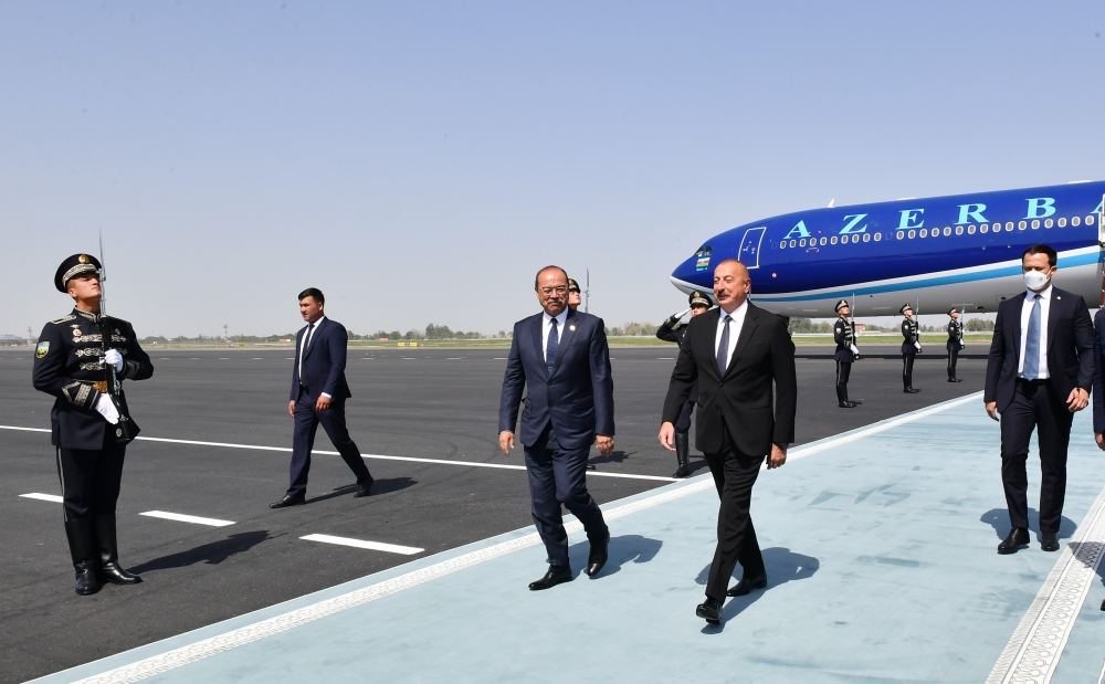President Ilham Aliyev arrives in Uzbekistan for visit (PHOTO/VIDEO)