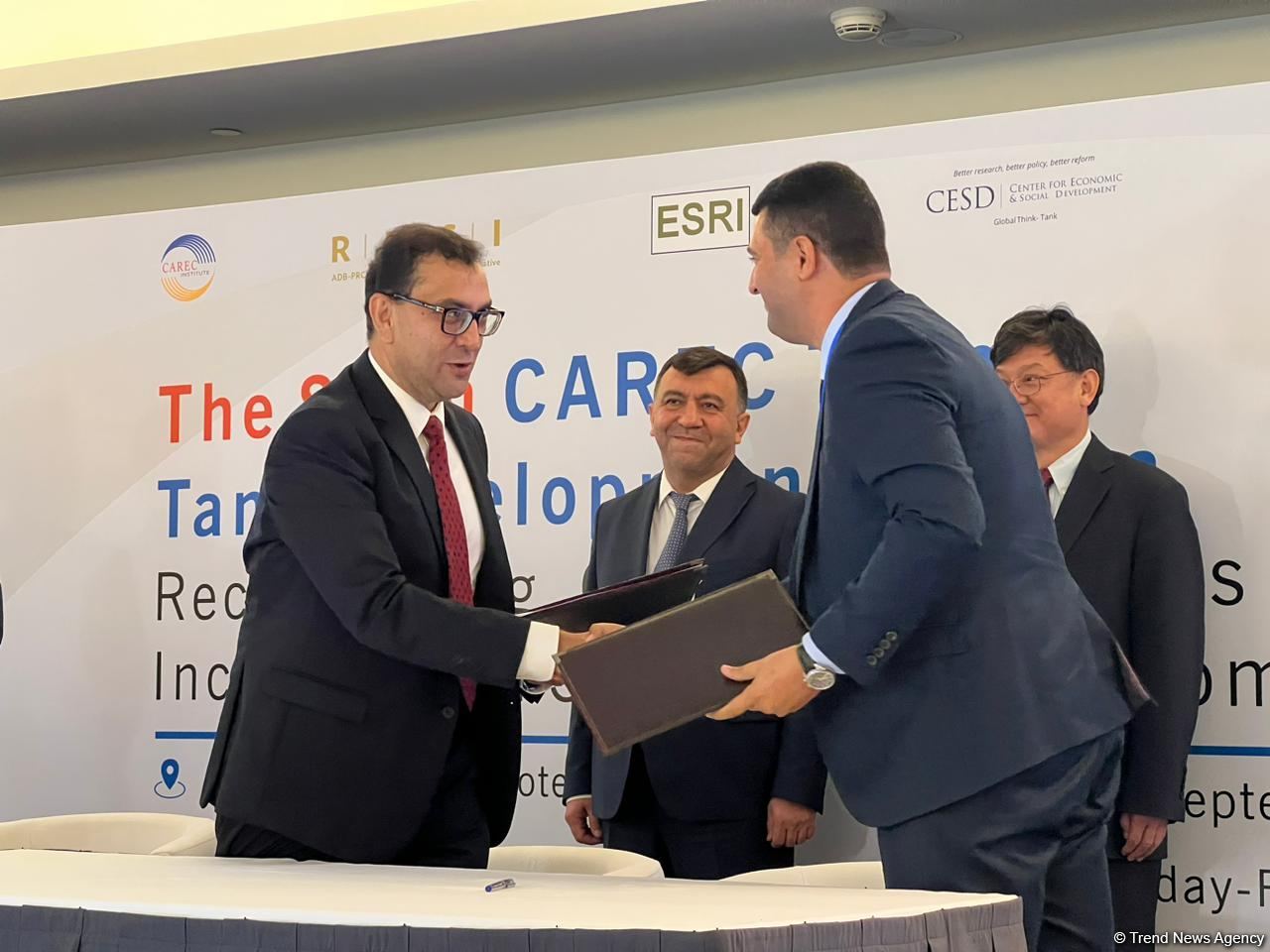 Azerbaijani Research Institute and CAREC sign memorandum of understanding (PHOTO)