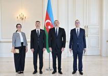 President Ilham Aliyev accepts credentials of incoming ambassador of Hungary (PHOTO/VIDEO)