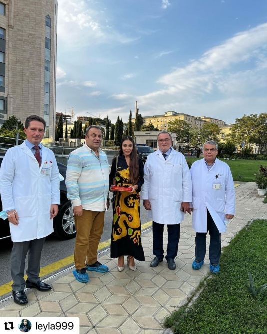 Vice-President of Heydar Aliyev Foundation Leyla Aliyeva inquires about treatment of children suffering from oncological diseases (PHOTO)