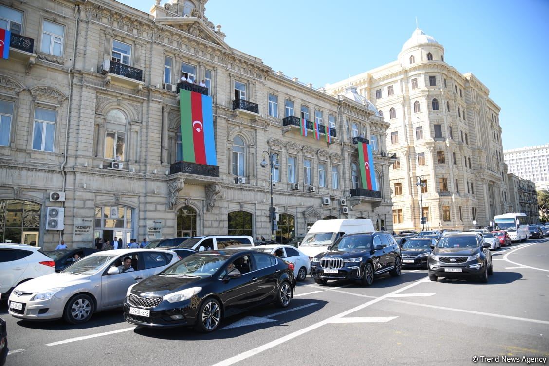 Azerbaijan holds minute of silence on occasion of Remembrance Day (PHOTO/VIDEO)
