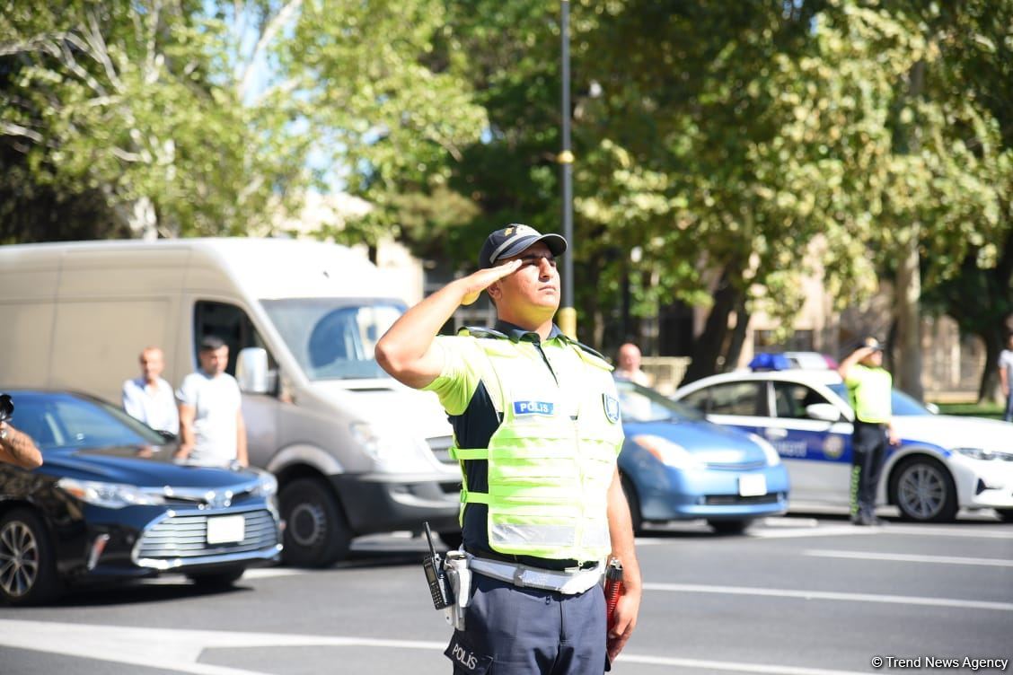 Azerbaijan holds minute of silence on occasion of Remembrance Day (PHOTO/VIDEO)