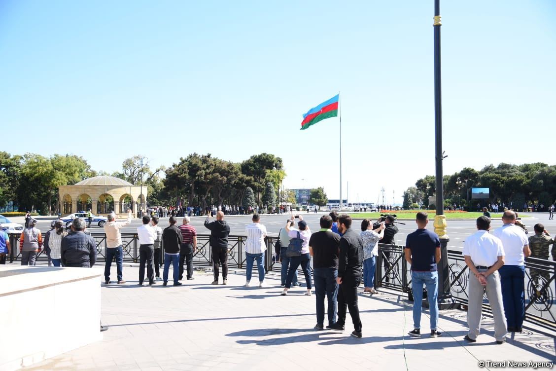 Azerbaijan holds minute of silence on occasion of Remembrance Day (PHOTO/VIDEO)