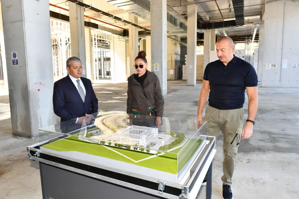 President Ilham Aliyev, First Lady Mehriban Aliyeva view progress of construction works at Shusha hotel and conference center (PHOTO/VIDEO)