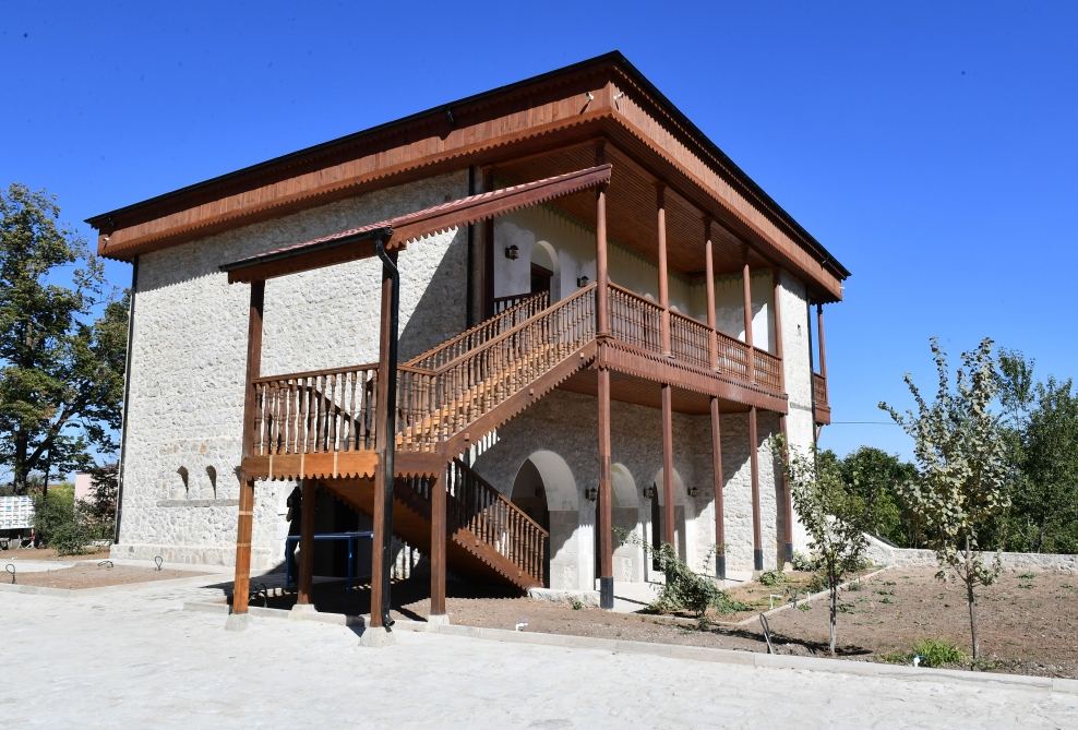 President Ilham Aliyev and First Lady Mehriban Aliyeva view progress of restoration work at Mehmandarovs' Estate Complex (PHOTO/VIDEO)