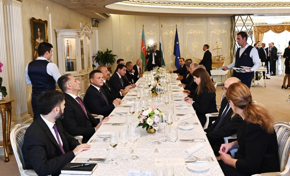 Dinner hosted in honor of President Ilham Aliyev (PHOTO/VIDEO)