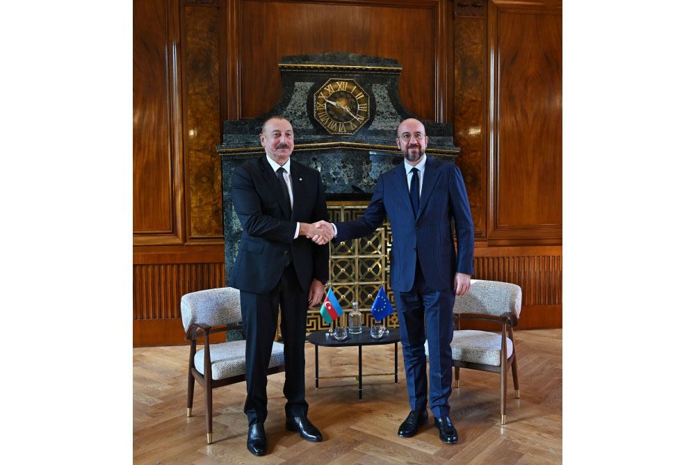 President Ilham Aliyev, President of European Council meet in Prague (VIDEO)